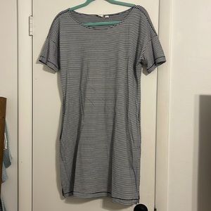 Gap Navy and White dress with pockets